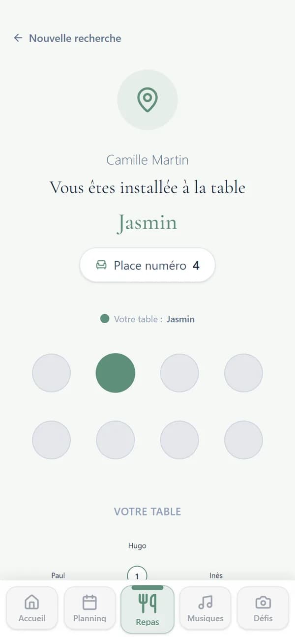 Écran Trouver ma table : la table Jasmin, la chaise 4 et les voisins de Camille